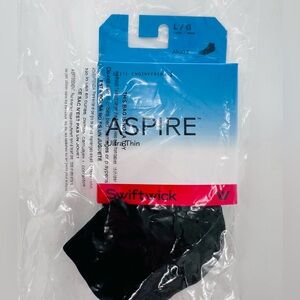 Swiftwick aspire ankle black socks size large